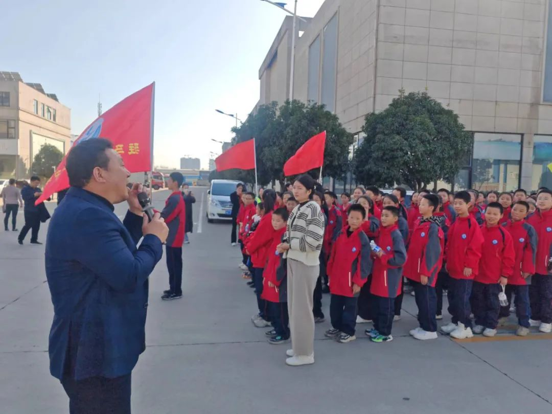 驻马店市恒兴仓储物流园迎来实验中学首批师生参观见学